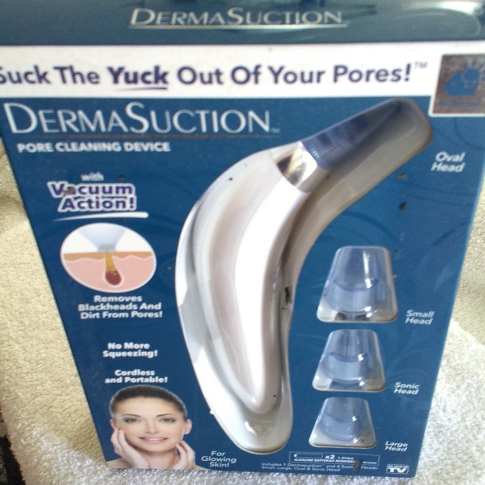 DermaSuction Cleaning device